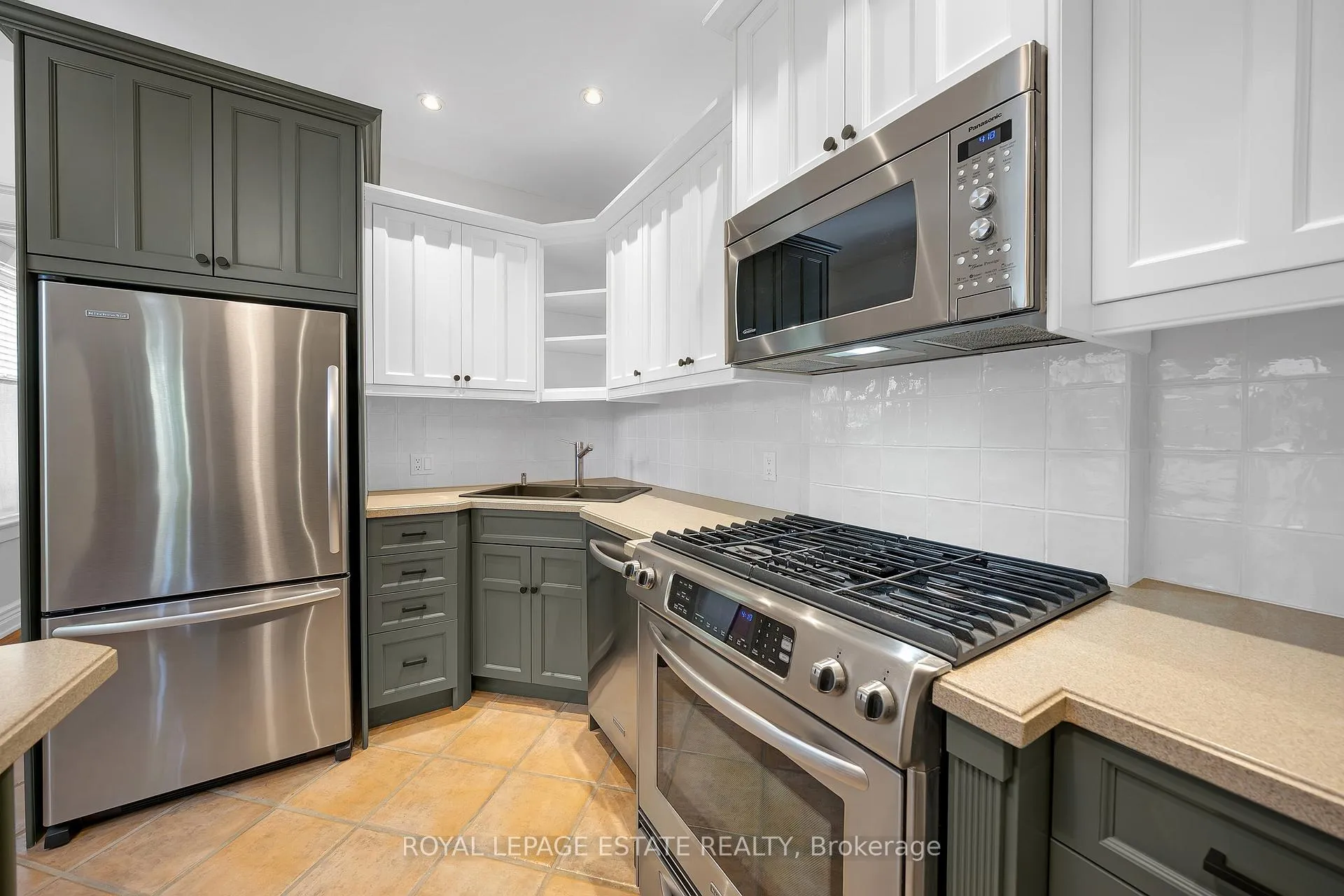 Photo 19 of 101 Silver Birch Avenue, Toronto, The Beaches — HOMEH