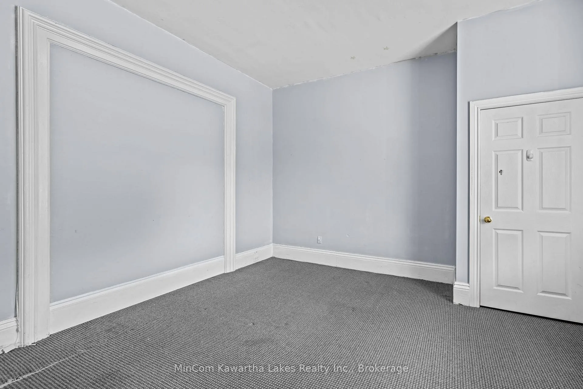Photo 2 of 270 Sherbrooke Street, Peterborough, Town Ward 3 — HOMEH