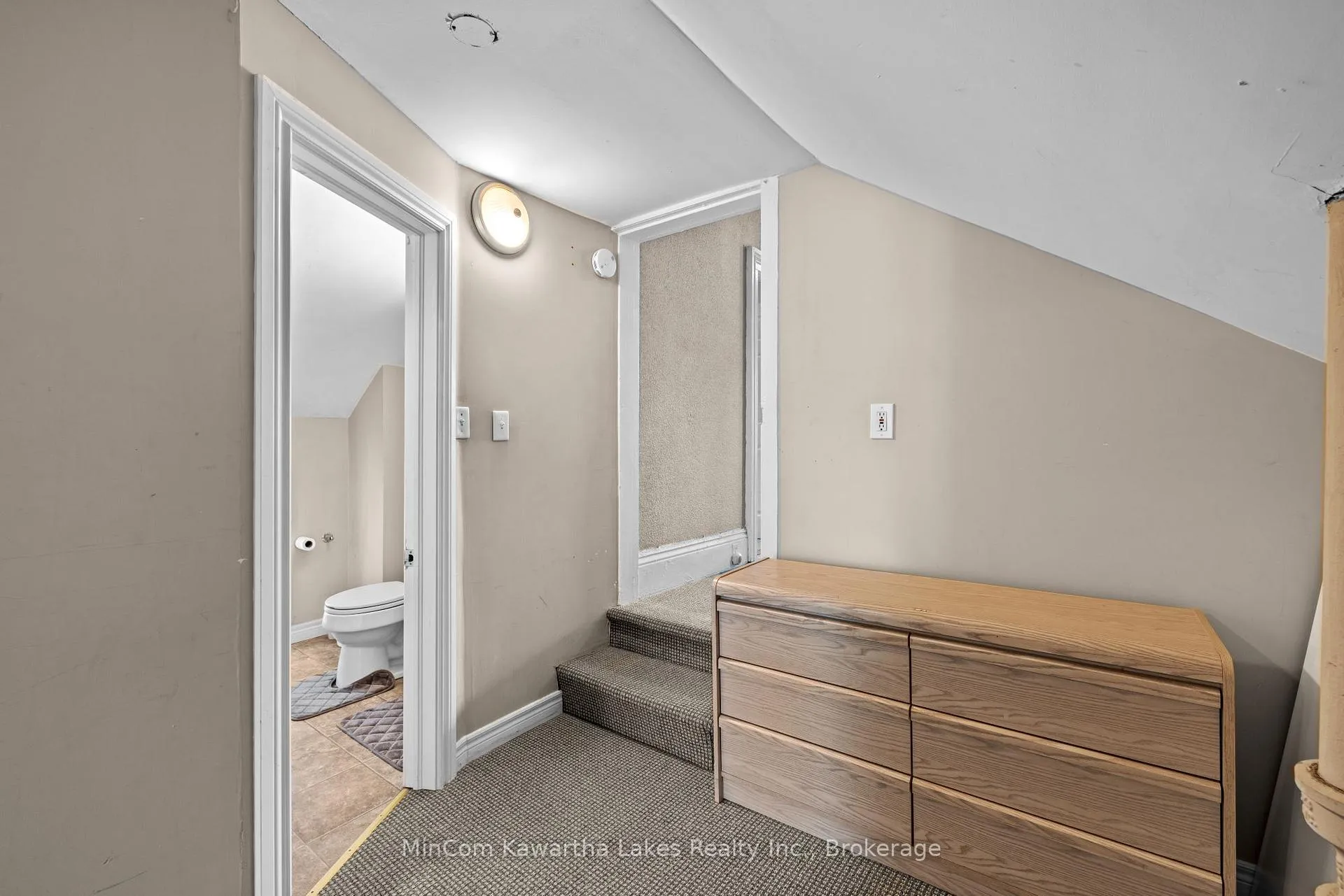 Photo 14 of 270 Sherbrooke Street, Peterborough, Town Ward 3 — HOMEH