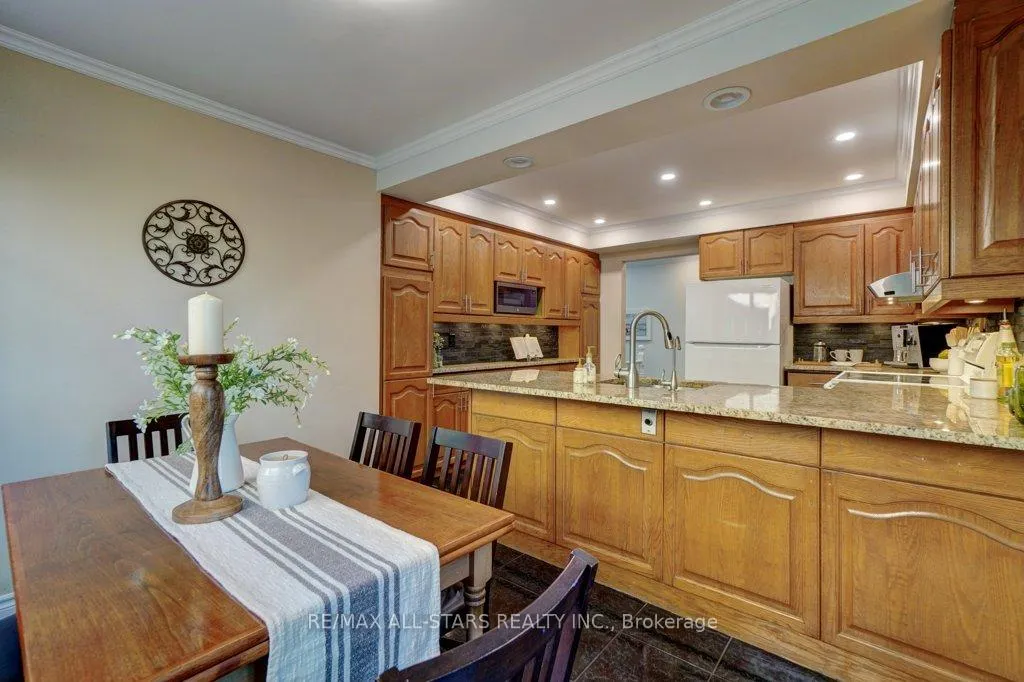 Photo 13 of 75 Hawley Crescent, Whitby, Blue Grass Meadows — HOMEH