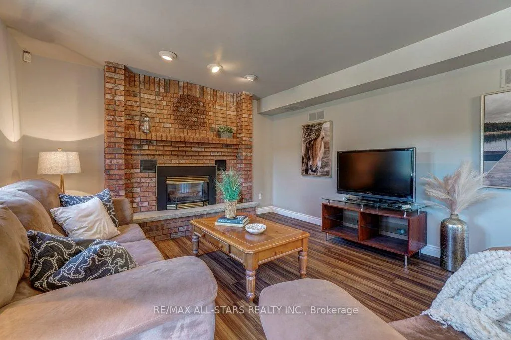 Photo 16 of 75 Hawley Crescent, Whitby, Blue Grass Meadows — HOMEH