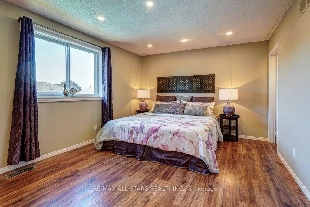 Photo 26 of 75 Hawley Crescent, Whitby, Blue Grass Meadows — HOMEH