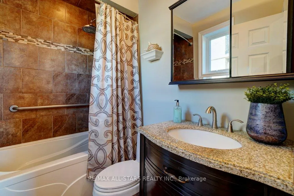 Photo 28 of 75 Hawley Crescent, Whitby, Blue Grass Meadows — HOMEH