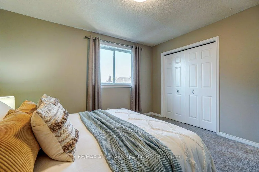 Photo 31 of 75 Hawley Crescent, Whitby, Blue Grass Meadows — HOMEH