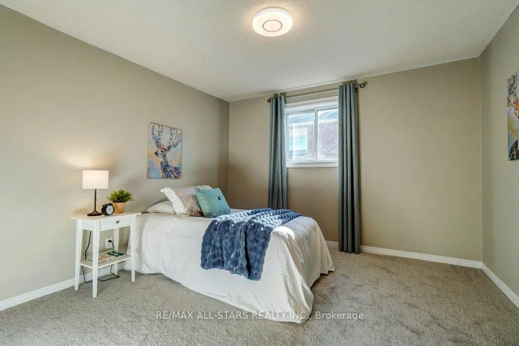 Photo 34 of 75 Hawley Crescent, Whitby, Blue Grass Meadows — HOMEH