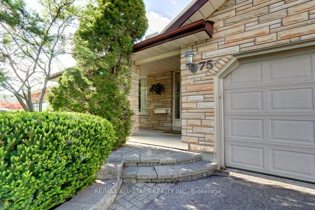 Photo 41 of 75 Hawley Crescent, Whitby, Blue Grass Meadows — HOMEH