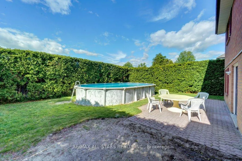 Photo 46 of 75 Hawley Crescent, Whitby, Blue Grass Meadows — HOMEH
