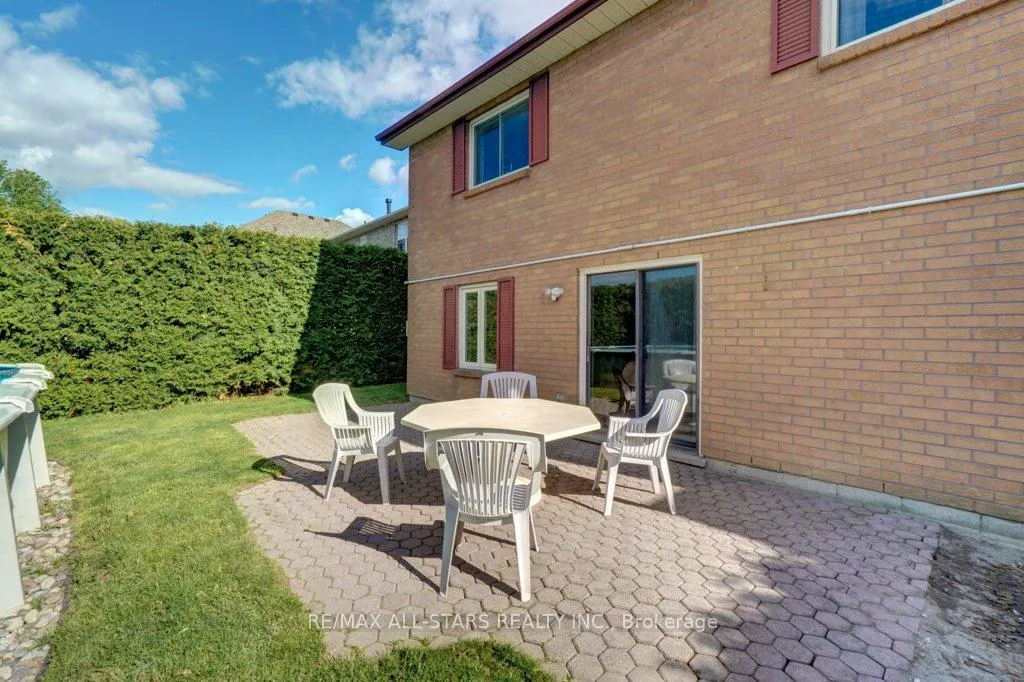 Photo 49 of 75 Hawley Crescent, Whitby, Blue Grass Meadows — HOMEH