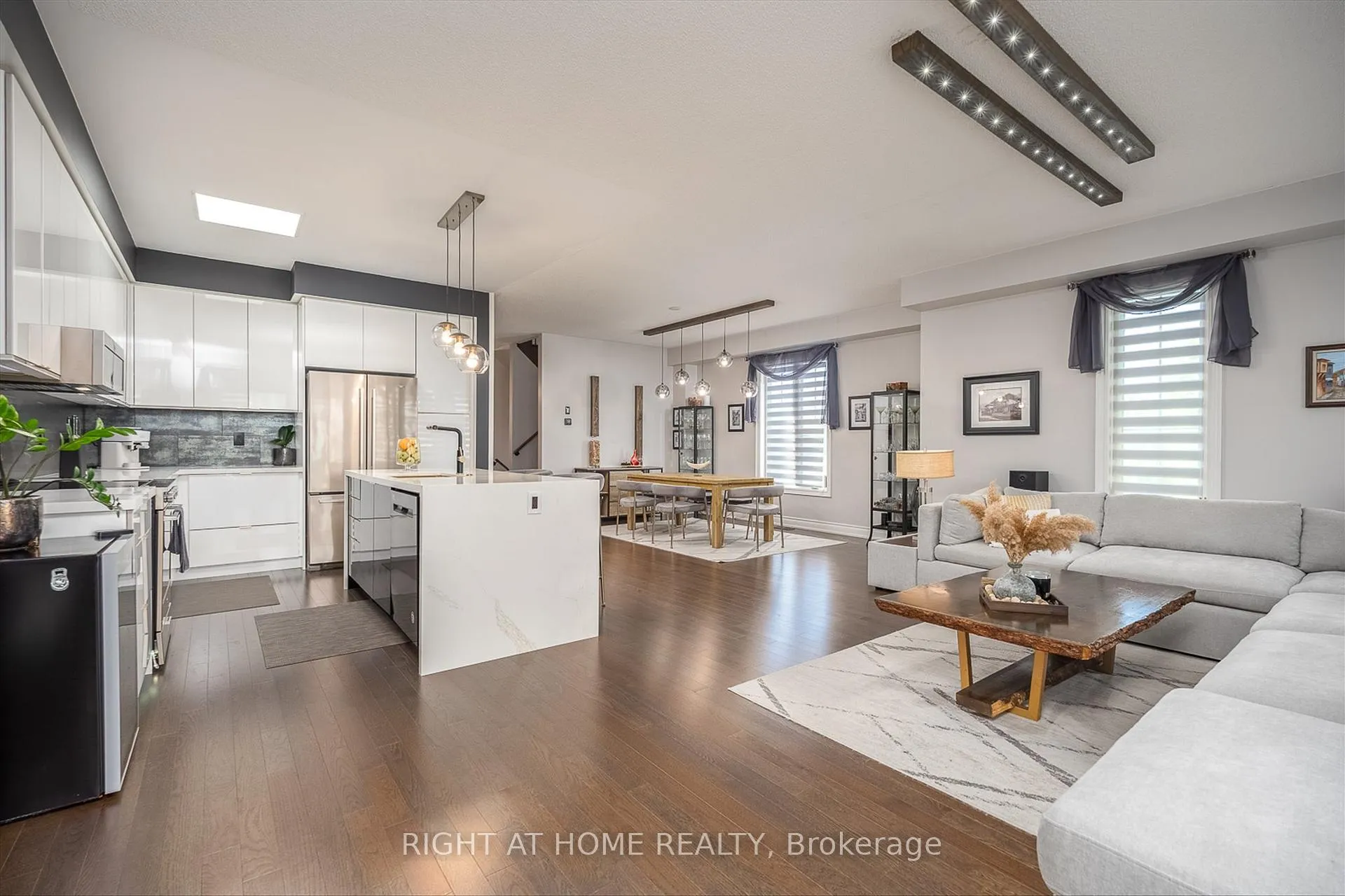 Photo 2 of 1192 Raspberry Terrace, Milton, Ford — HOMEH