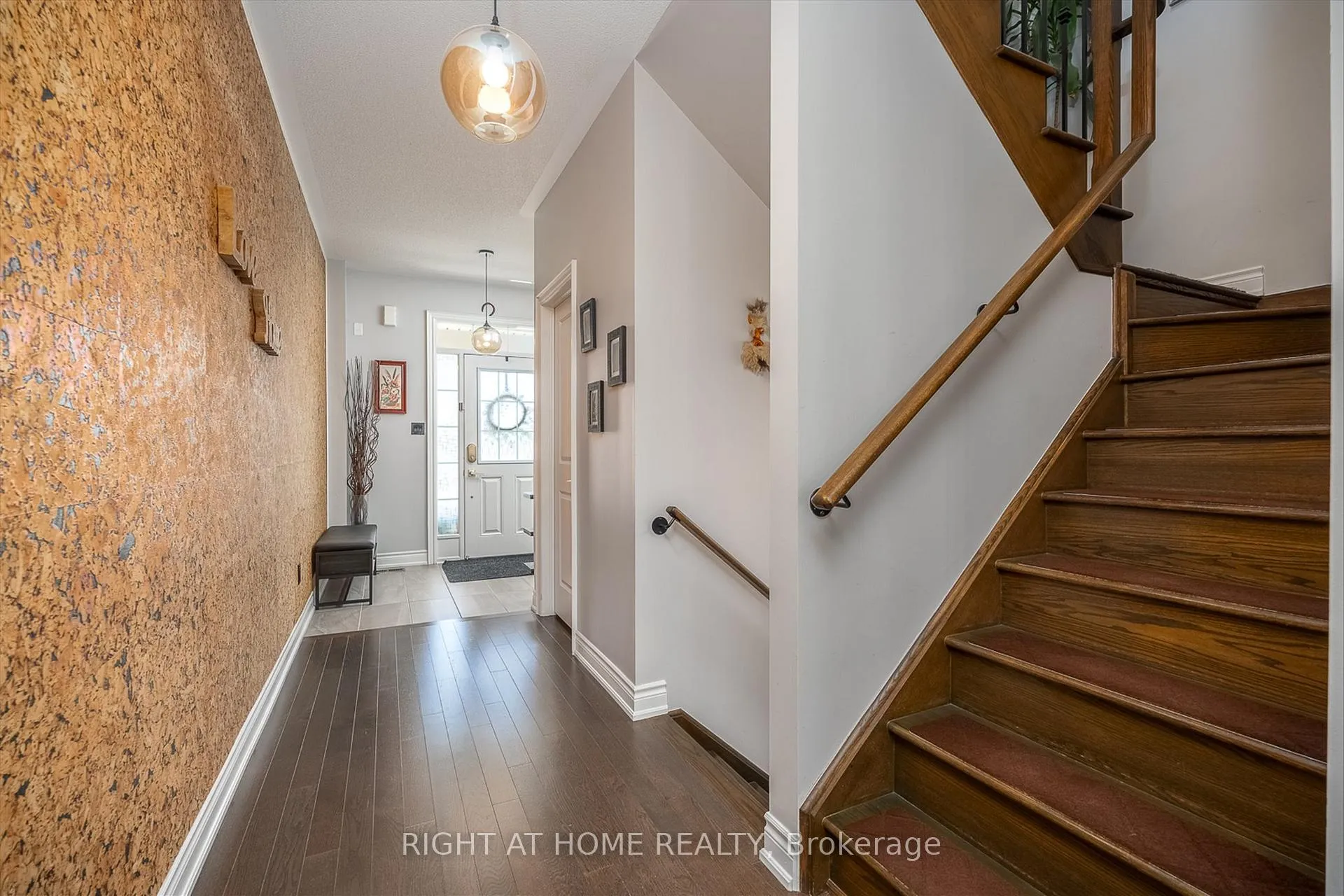 Photo 4 of 1192 Raspberry Terrace, Milton, Ford — HOMEH