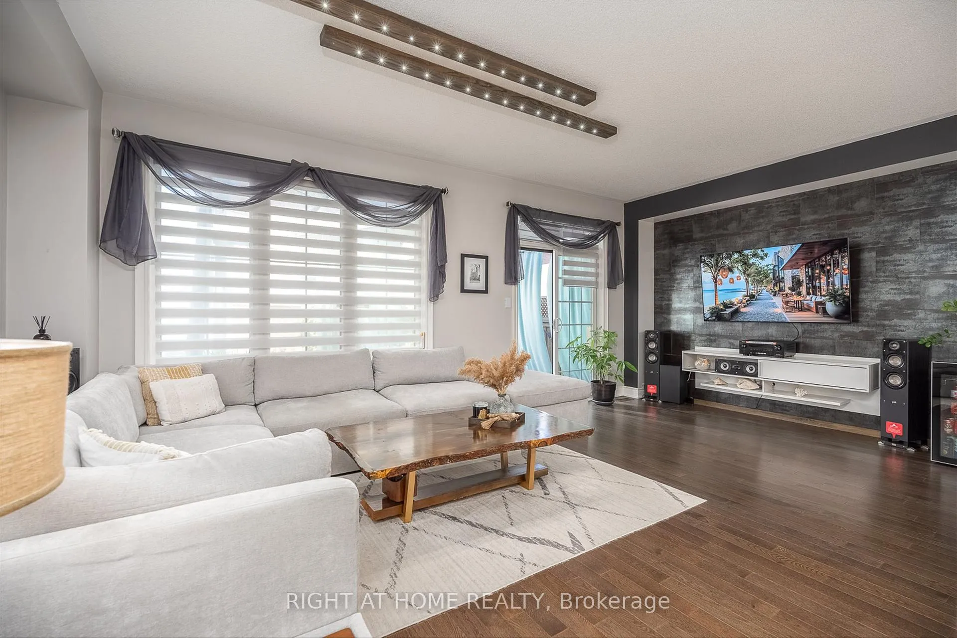Photo 5 of 1192 Raspberry Terrace, Milton, Ford — HOMEH