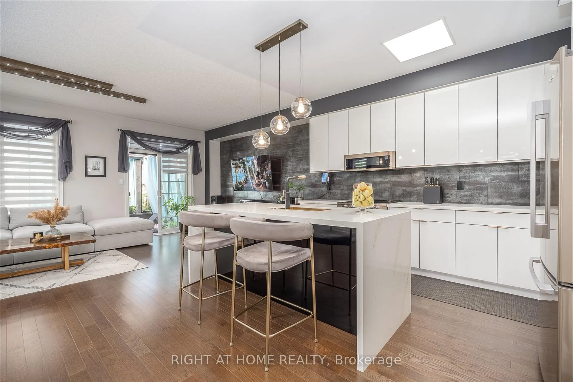 Photo 10 of 1192 Raspberry Terrace, Milton, Ford — HOMEH