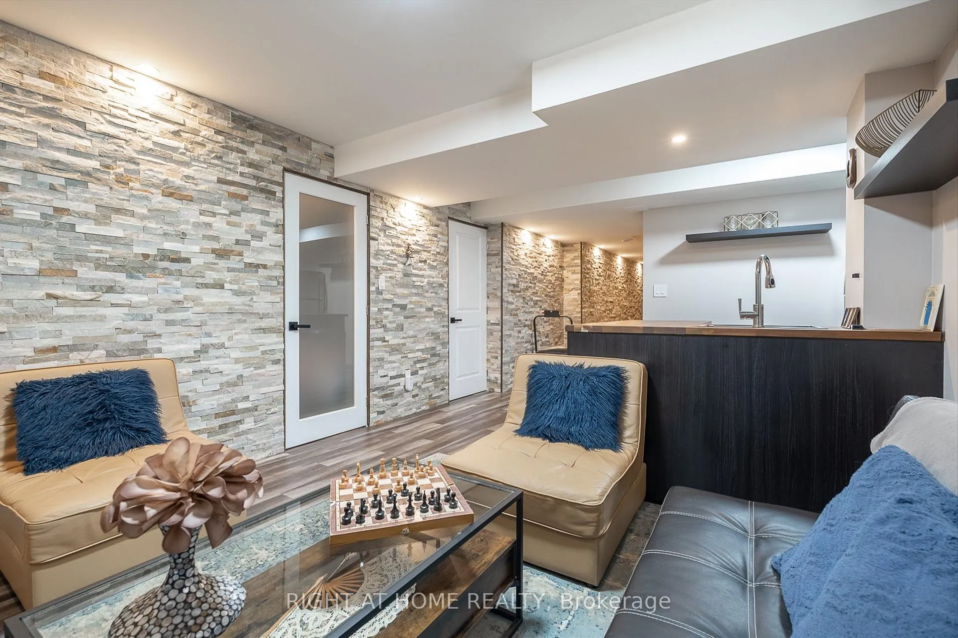 Photo 34 of 1192 Raspberry Terrace, Milton, Ford — HOMEH
