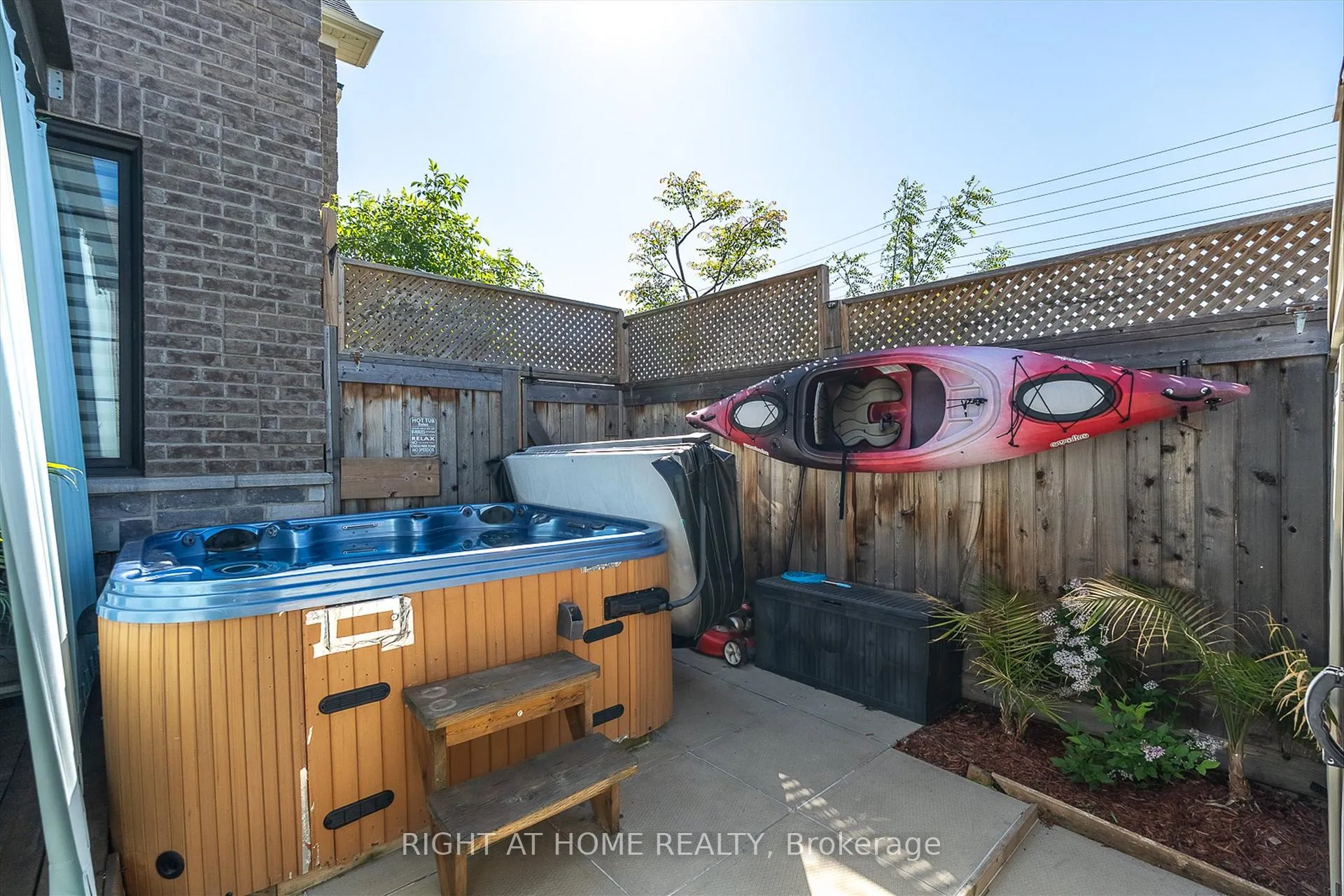 Photo 46 of 1192 Raspberry Terrace, Milton, Ford — HOMEH