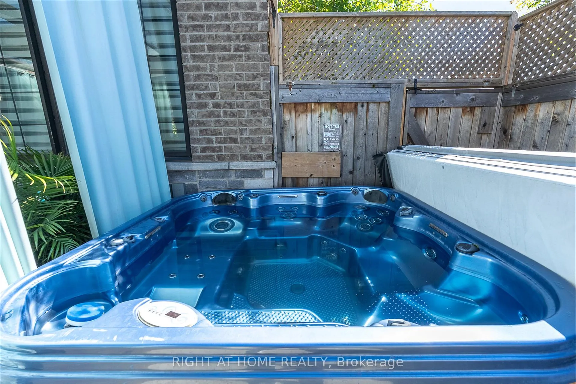 Photo 47 of 1192 Raspberry Terrace, Milton, Ford — HOMEH