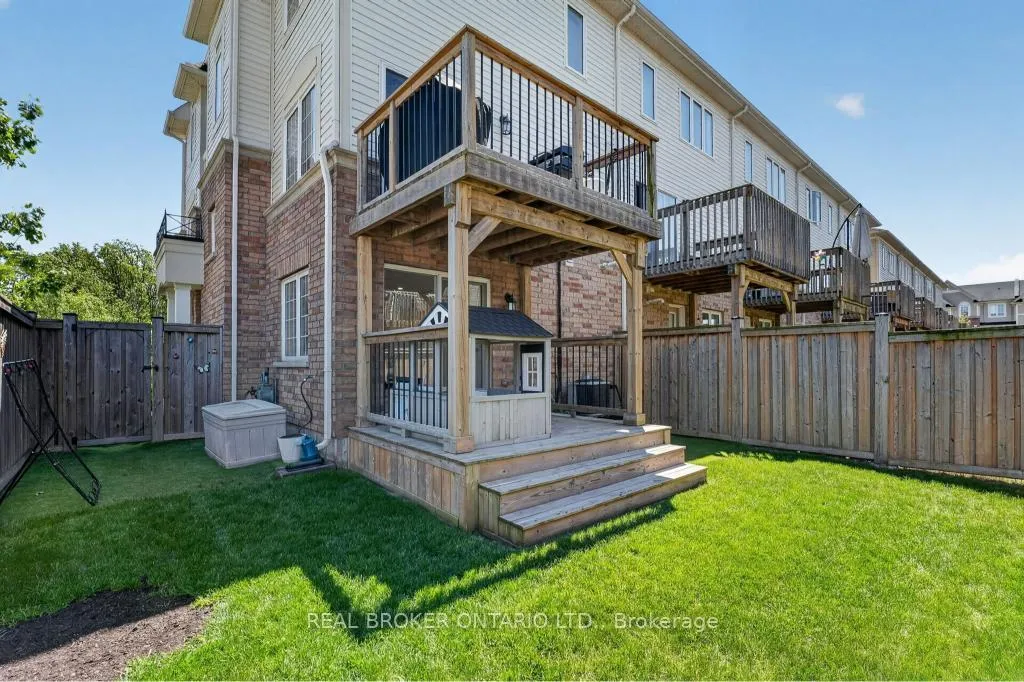 Photo 4 of 2 Kenridge Terrace, Hamilton, Stoney Creek Mountain — HOMEH