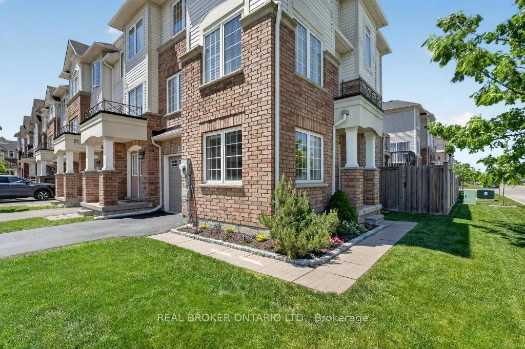 Photo 5 of 2 Kenridge Terrace, Hamilton, Stoney Creek Mountain — HOMEH