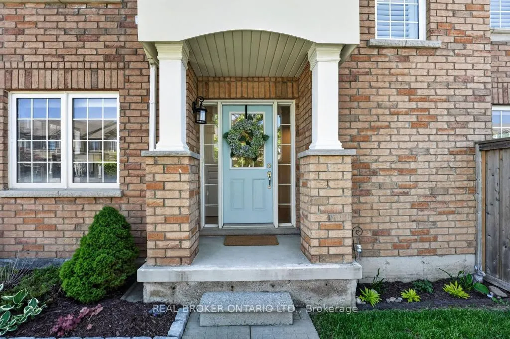 Photo 6 of 2 Kenridge Terrace, Hamilton, Stoney Creek Mountain — HOMEH
