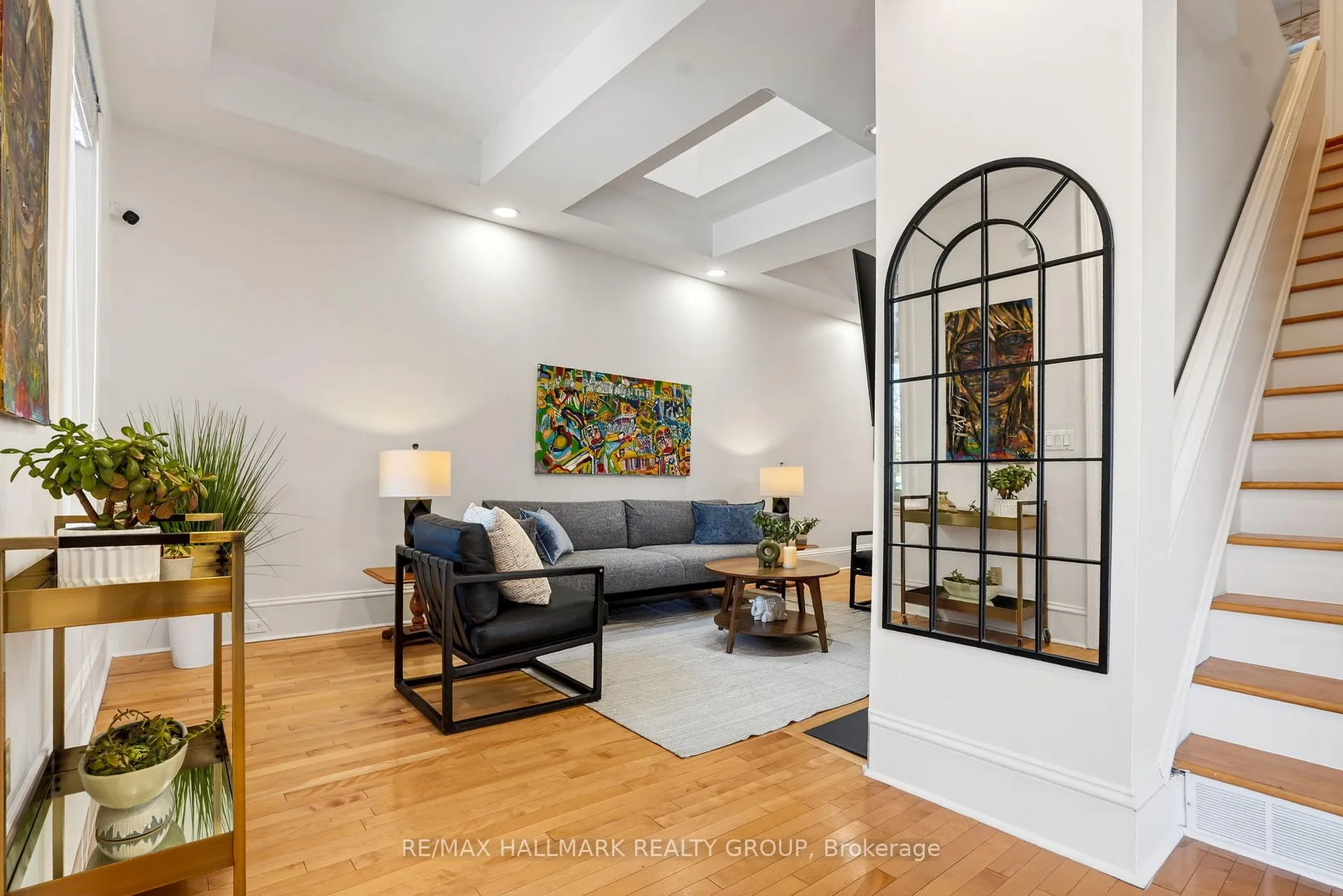 Photo 4 of 425 Echo Drive, Ottawa, Ottawa East — HOMEH