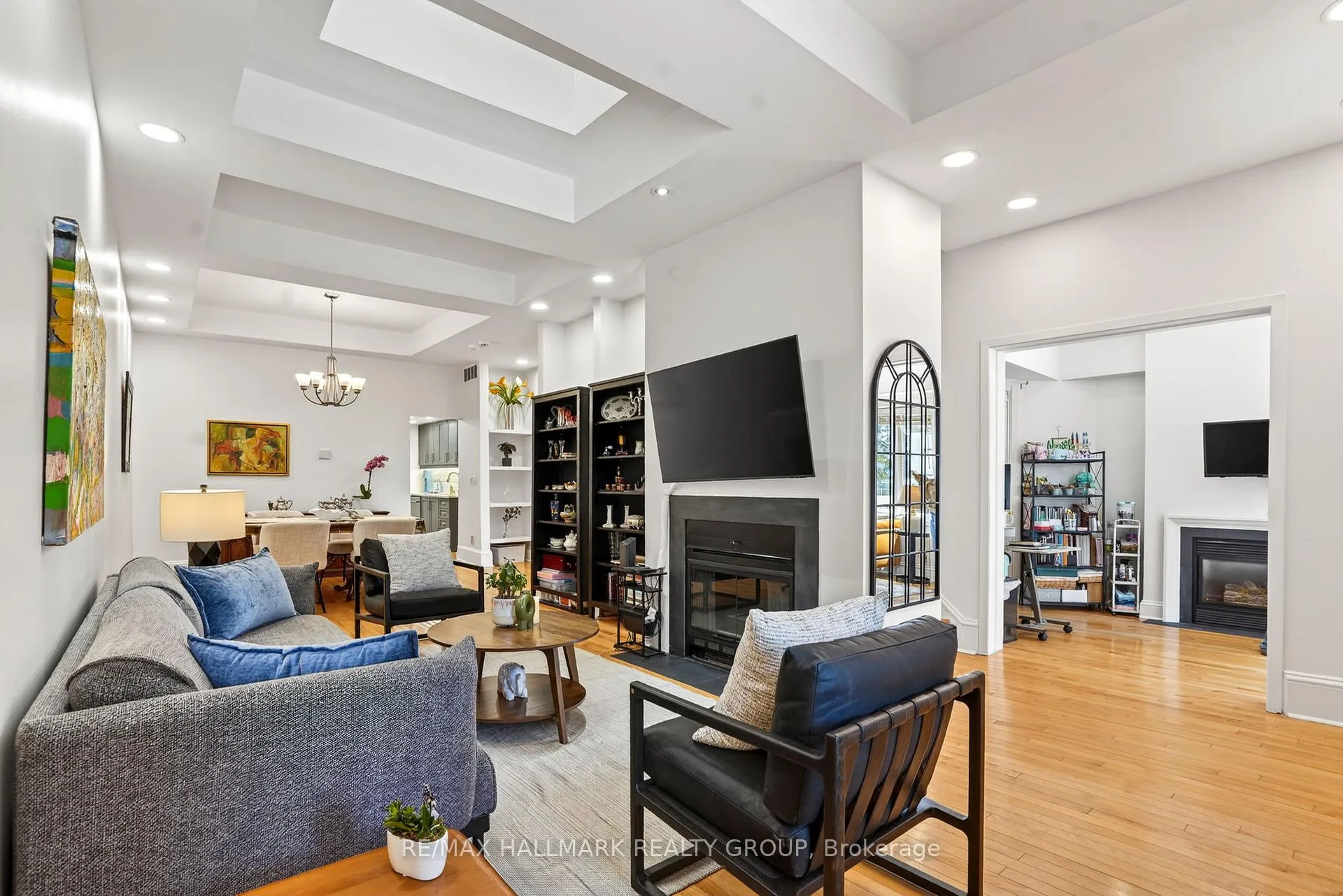 Photo 5 of 425 Echo Drive, Ottawa, Ottawa East — HOMEH