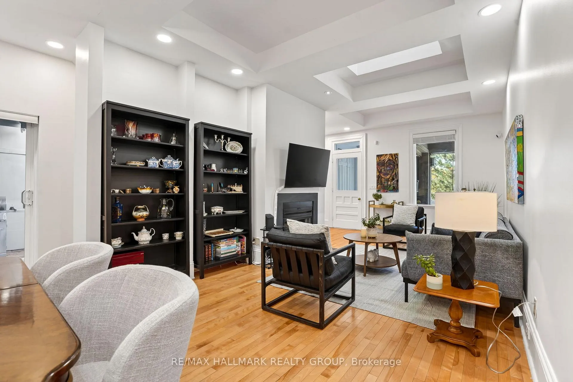 Photo 10 of 425 Echo Drive, Ottawa, Ottawa East — HOMEH