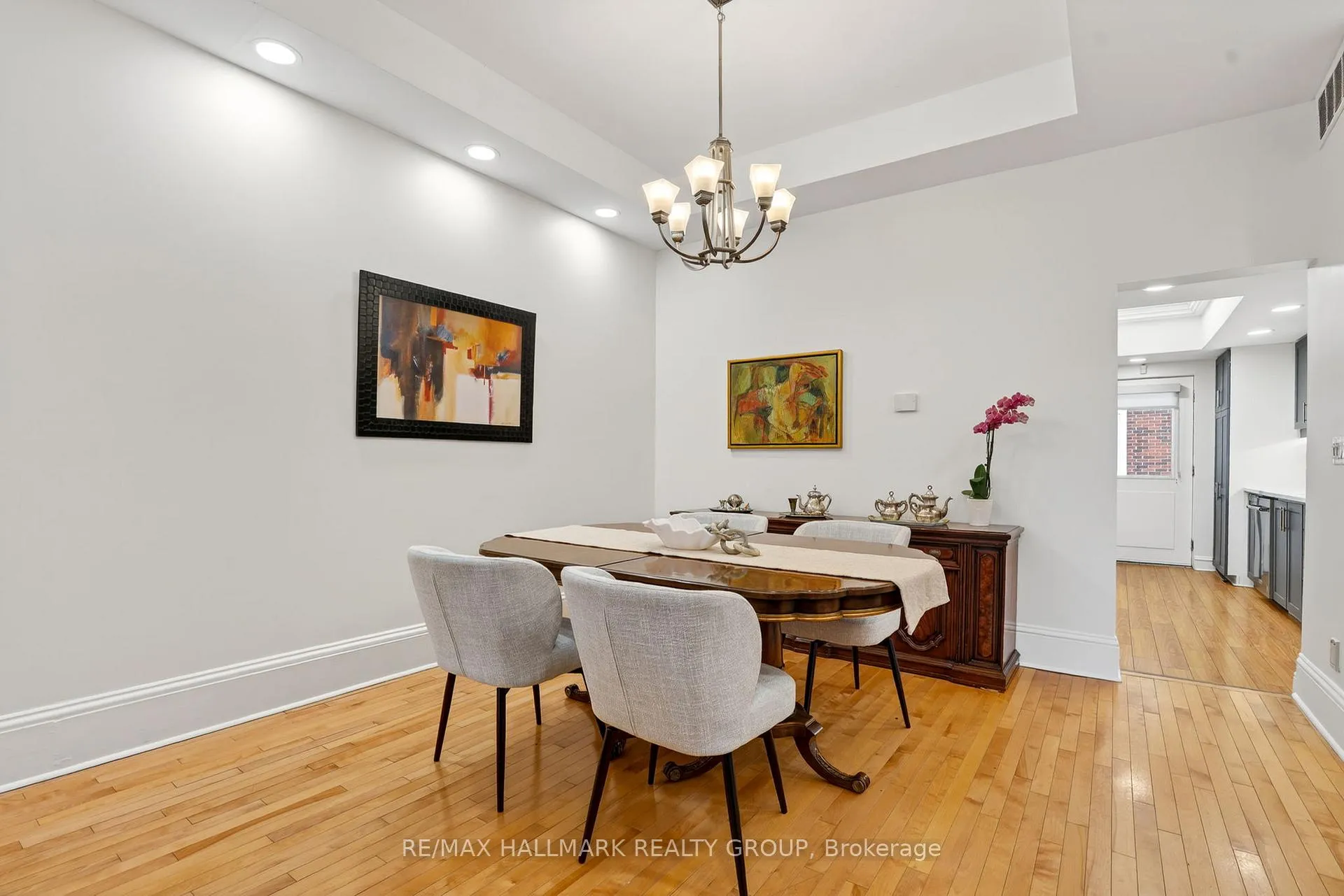 Photo 13 of 425 Echo Drive, Ottawa, Ottawa East — HOMEH