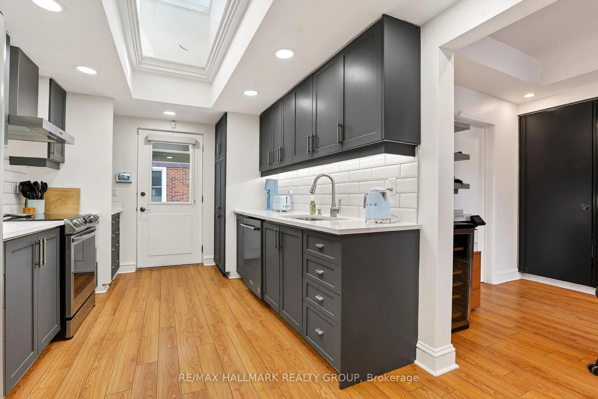 Photo 23 of 425 Echo Drive, Ottawa, Ottawa East — HOMEH