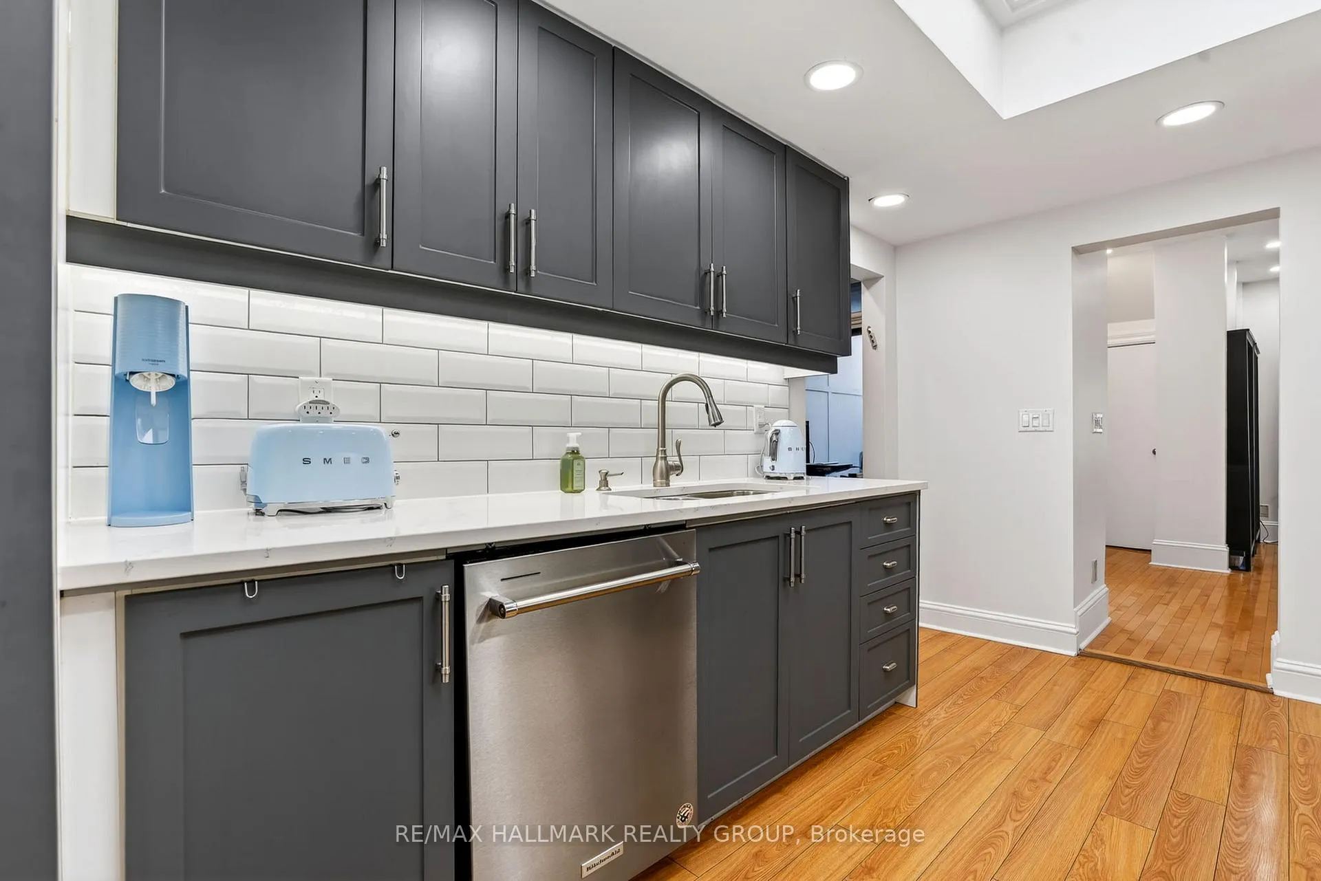 Photo 25 of 425 Echo Drive, Ottawa, Ottawa East — HOMEH