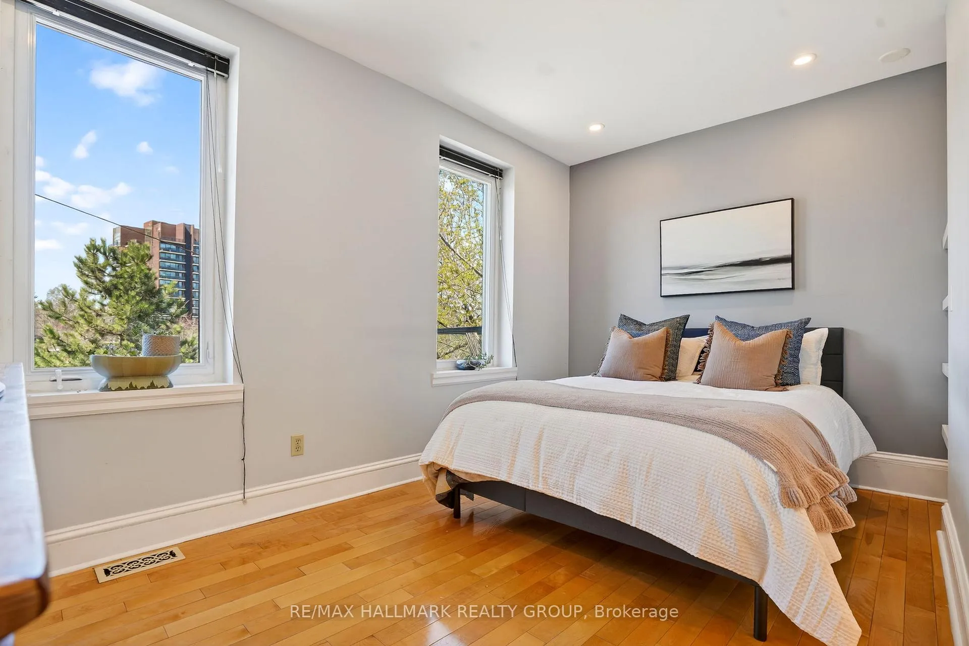 Photo 37 of 425 Echo Drive, Ottawa, Ottawa East — HOMEH