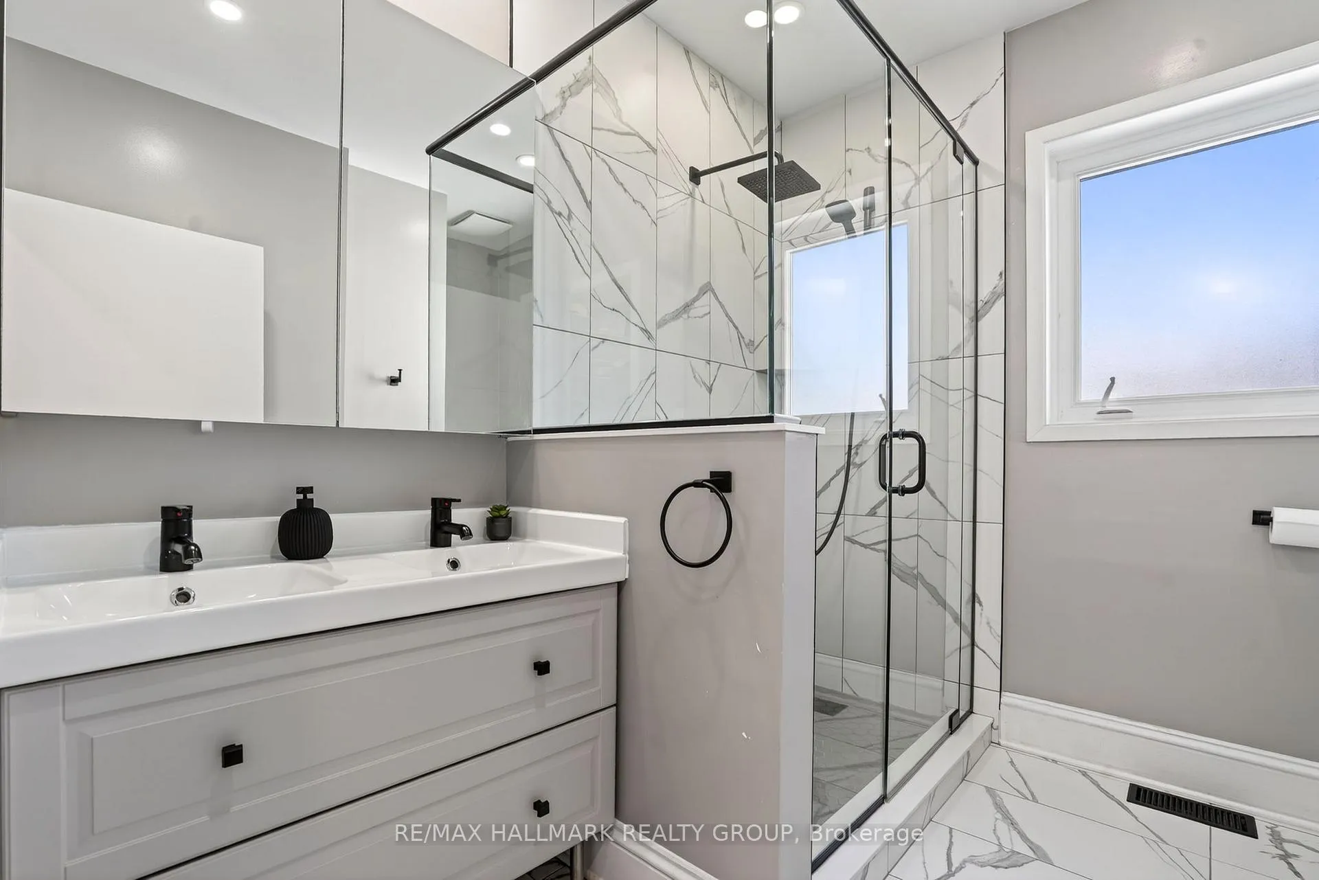 Photo 39 of 425 Echo Drive, Ottawa, Ottawa East — HOMEH