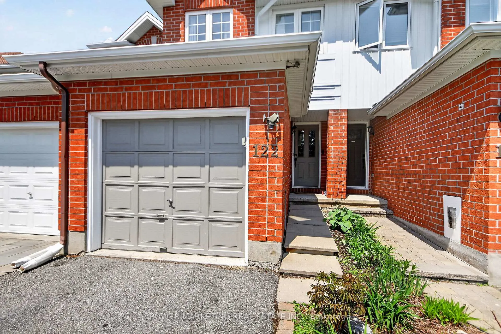 Photo 3 of 122 Scout Street, Ottawa, Central Park — HOMEH