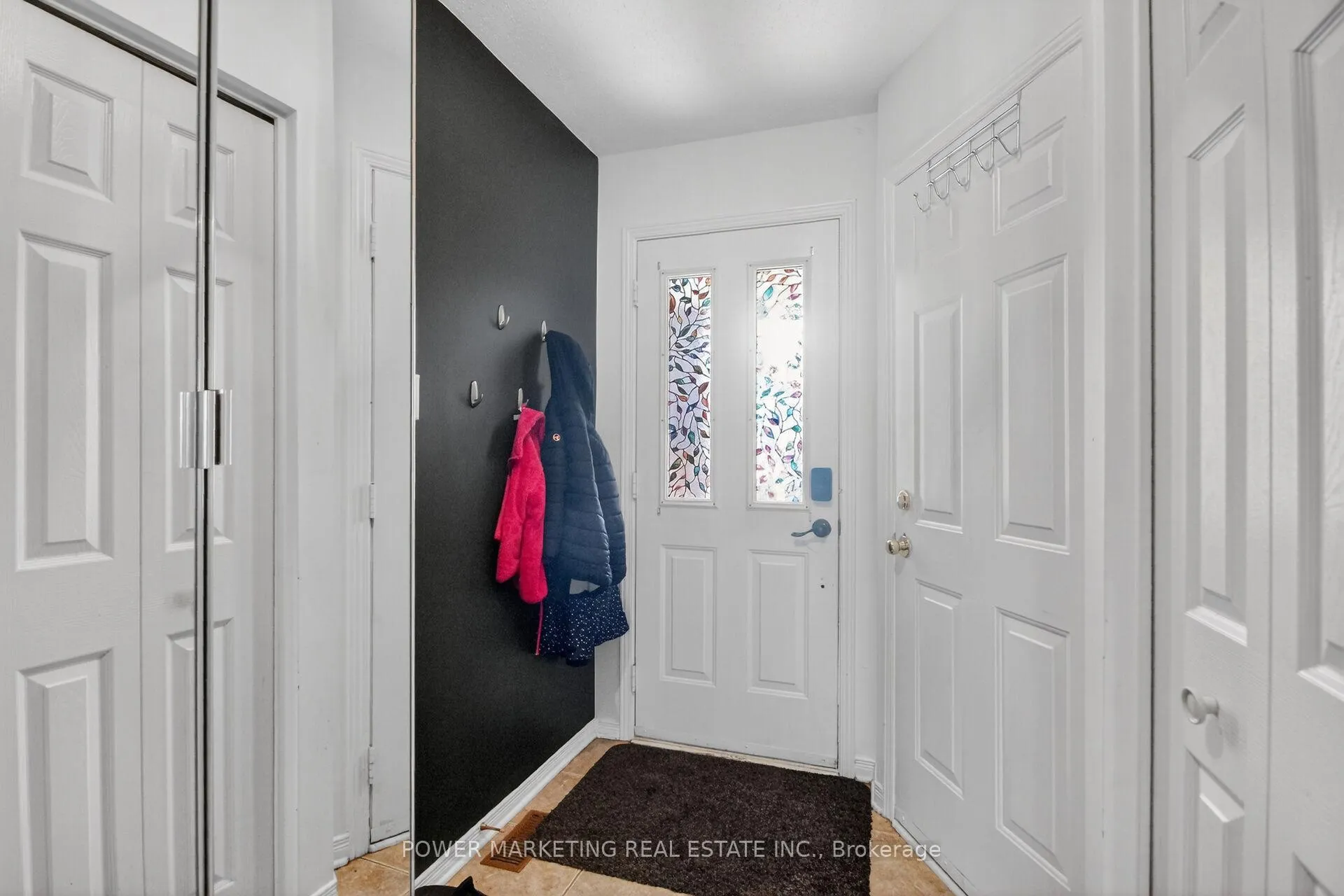 Photo 4 of 122 Scout Street, Ottawa, Central Park — HOMEH