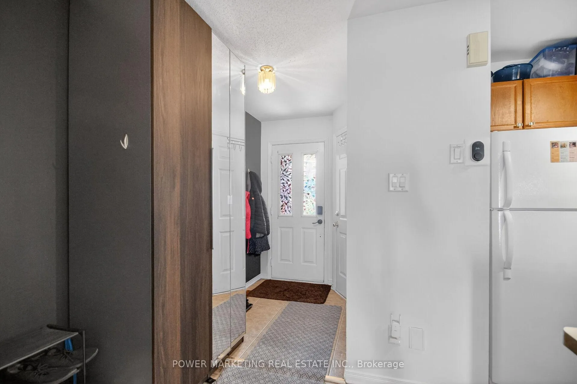 Photo 5 of 122 Scout Street, Ottawa, Central Park — HOMEH