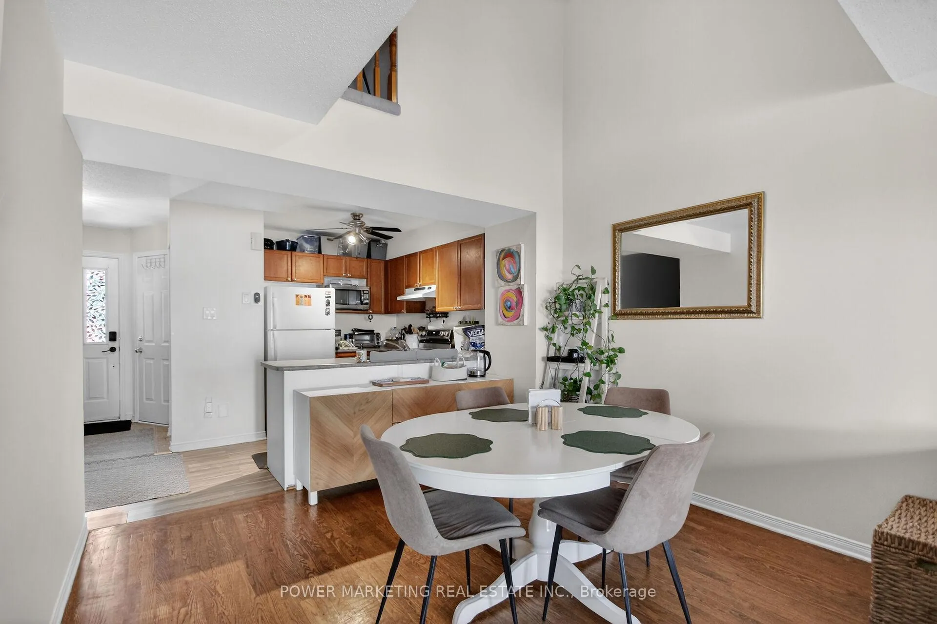 Photo 14 of 122 Scout Street, Ottawa, Central Park — HOMEH