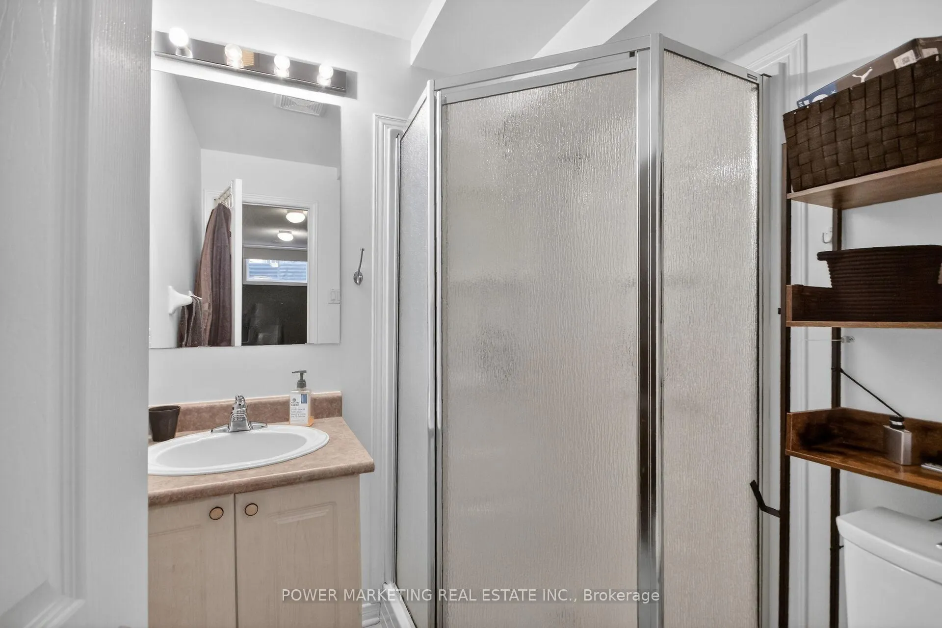 Photo 37 of 122 Scout Street, Ottawa, Central Park — HOMEH