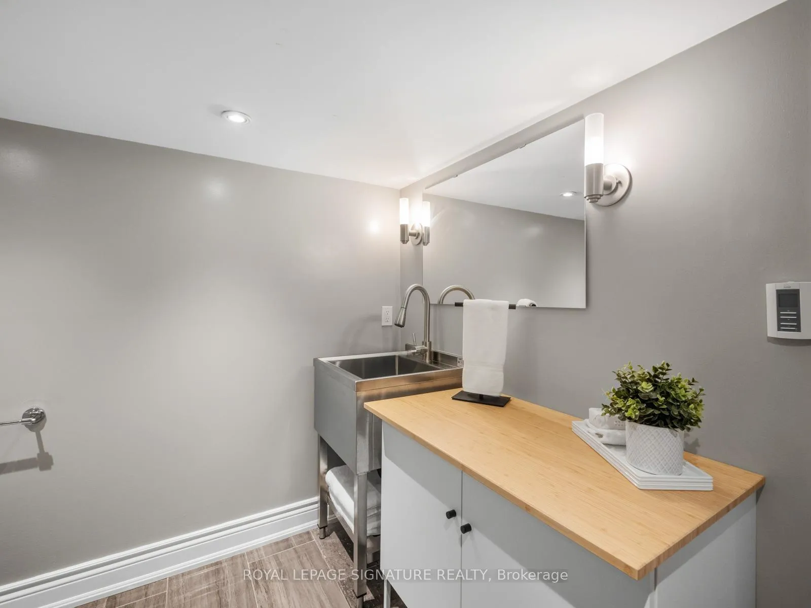 Photo 32 of 82 Glenmount Park Road, Toronto, East End-Danforth — HOMEH