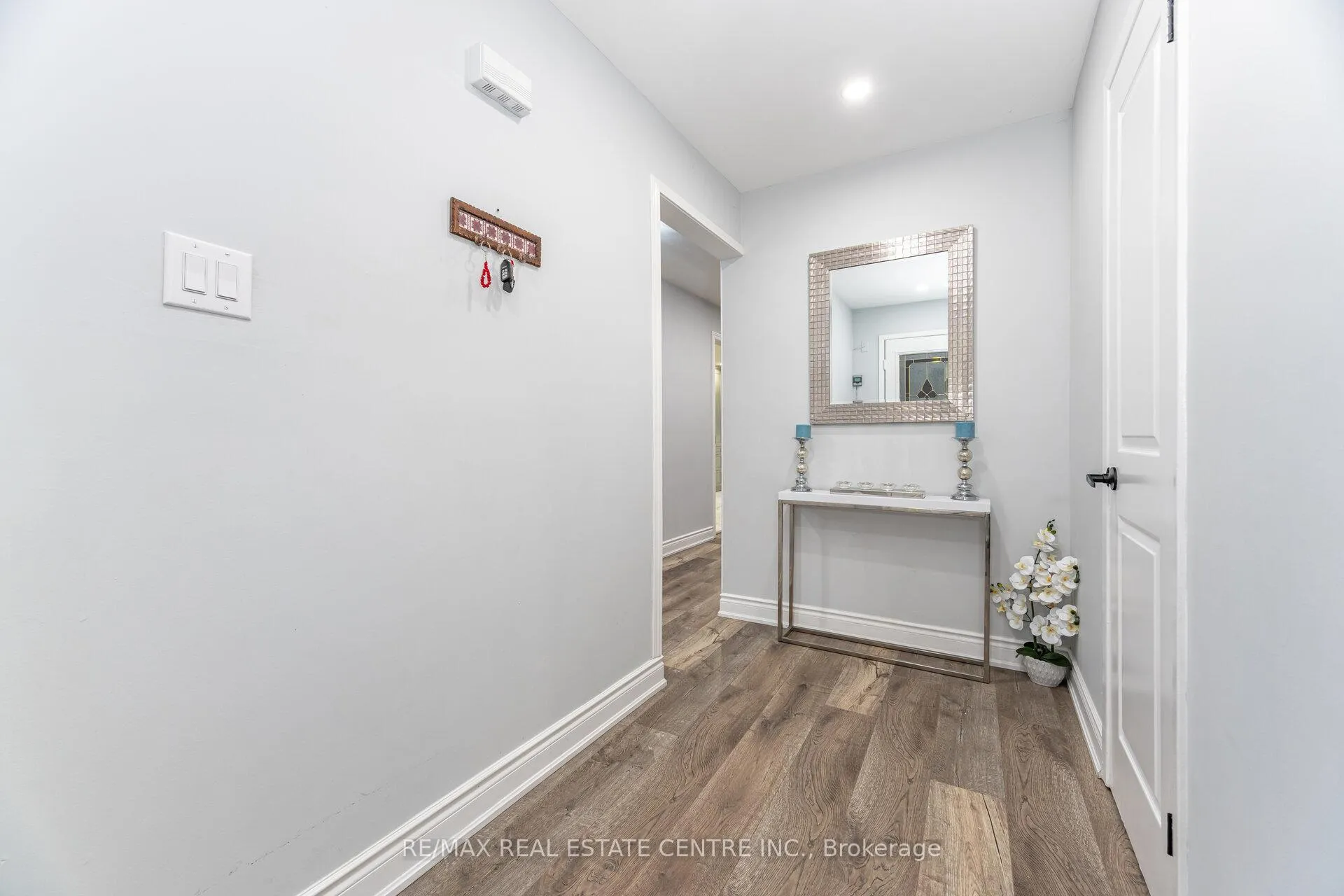 Photo 8 of 44 Abelard Avenue, Brampton, Fletcher's West — HOMEH