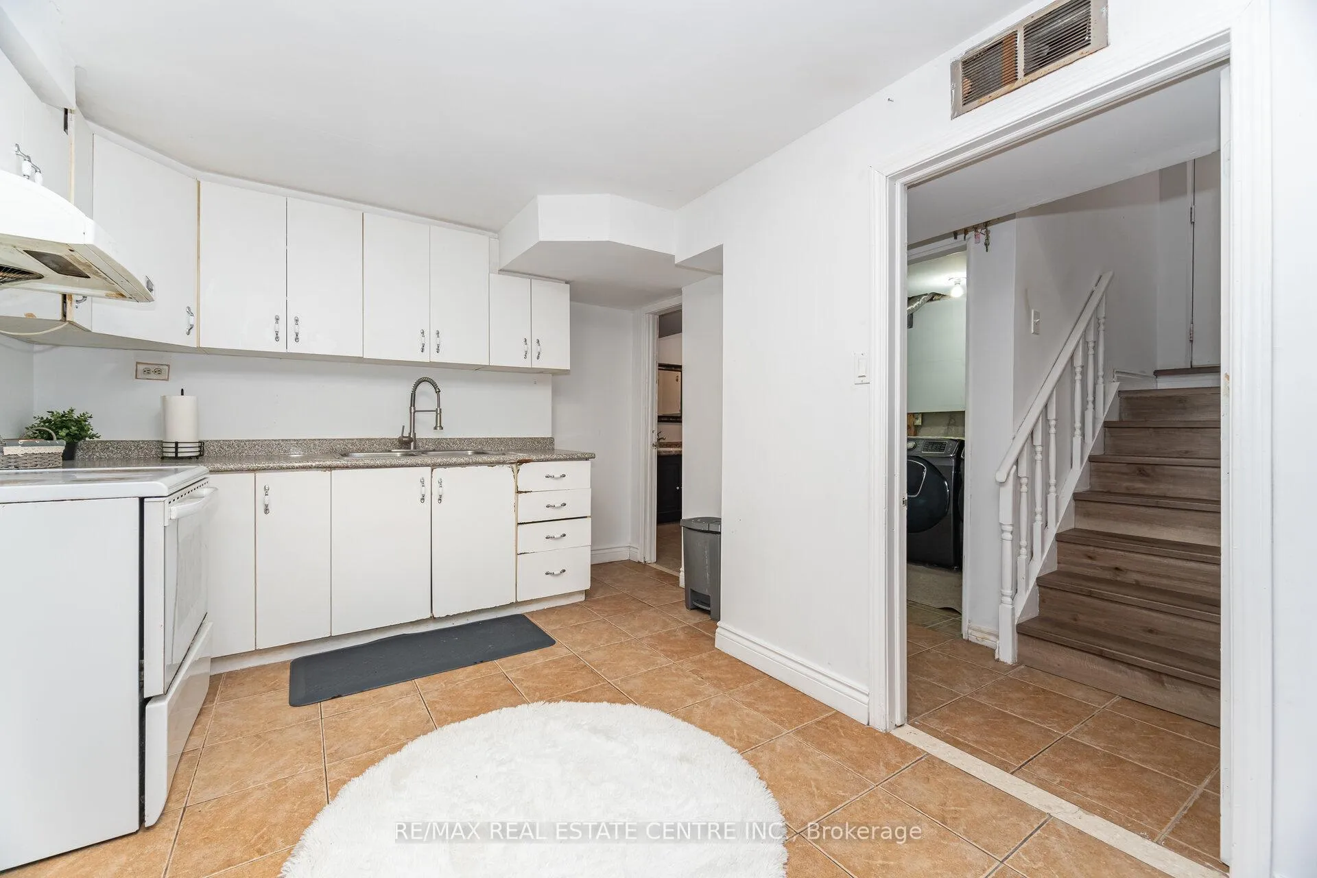 Photo 39 of 44 Abelard Avenue, Brampton, Fletcher's West — HOMEH