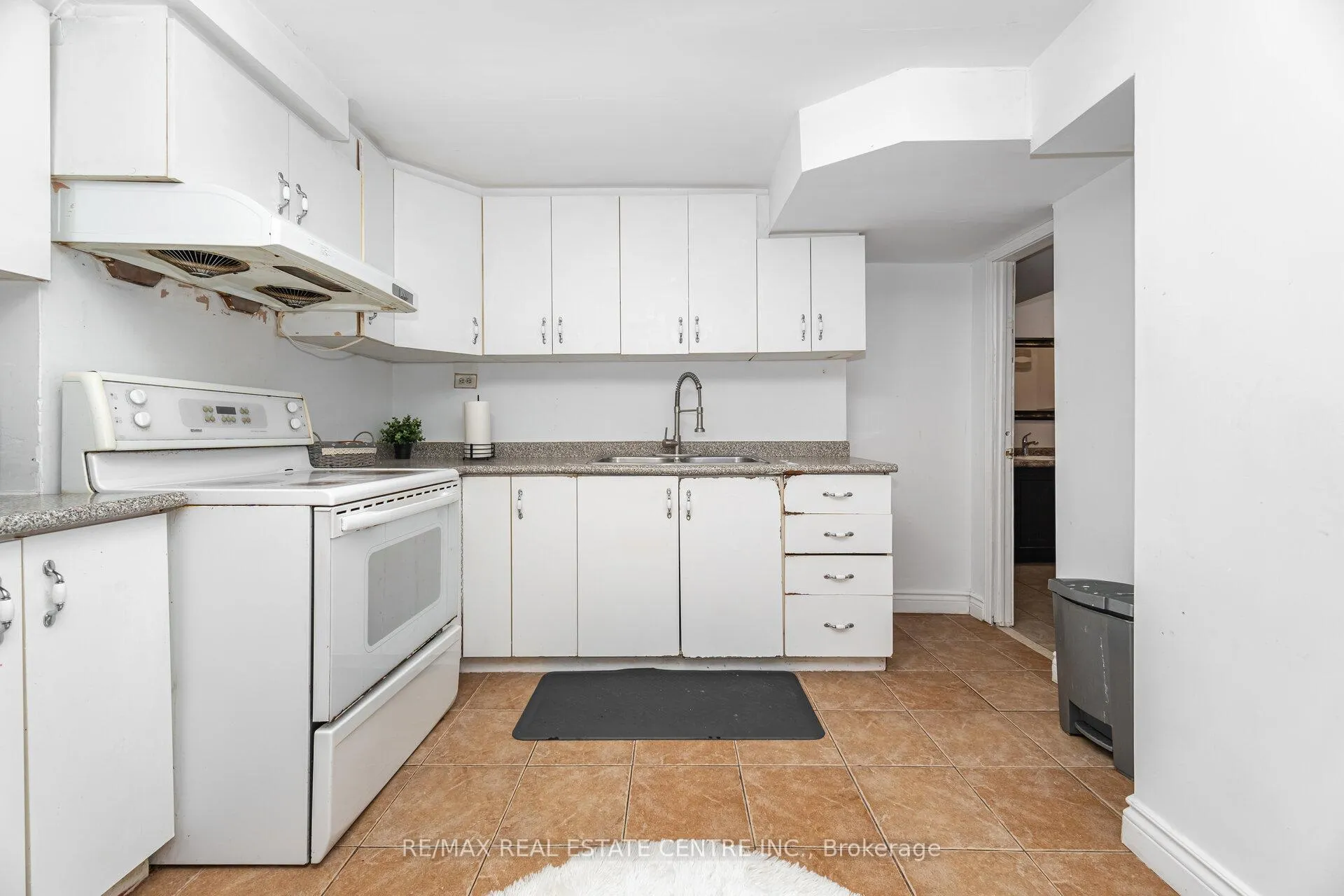 Photo 40 of 44 Abelard Avenue, Brampton, Fletcher's West — HOMEH