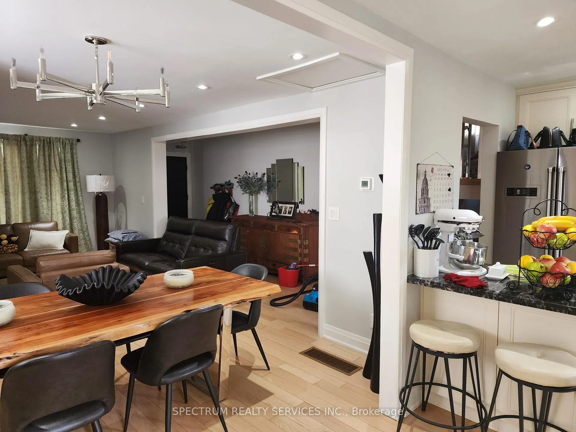Photo 4 of 8 Munford Crescent, Toronto, O'Connor-Parkview — HOMEH
