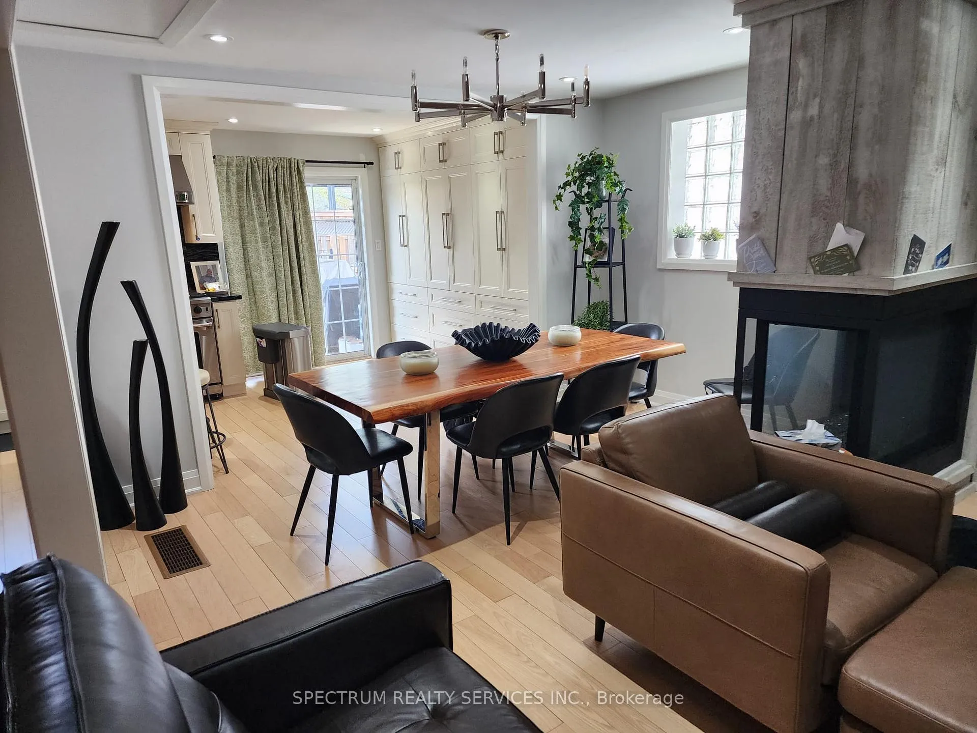 Photo 5 of 8 Munford Crescent, Toronto, O'Connor-Parkview — HOMEH