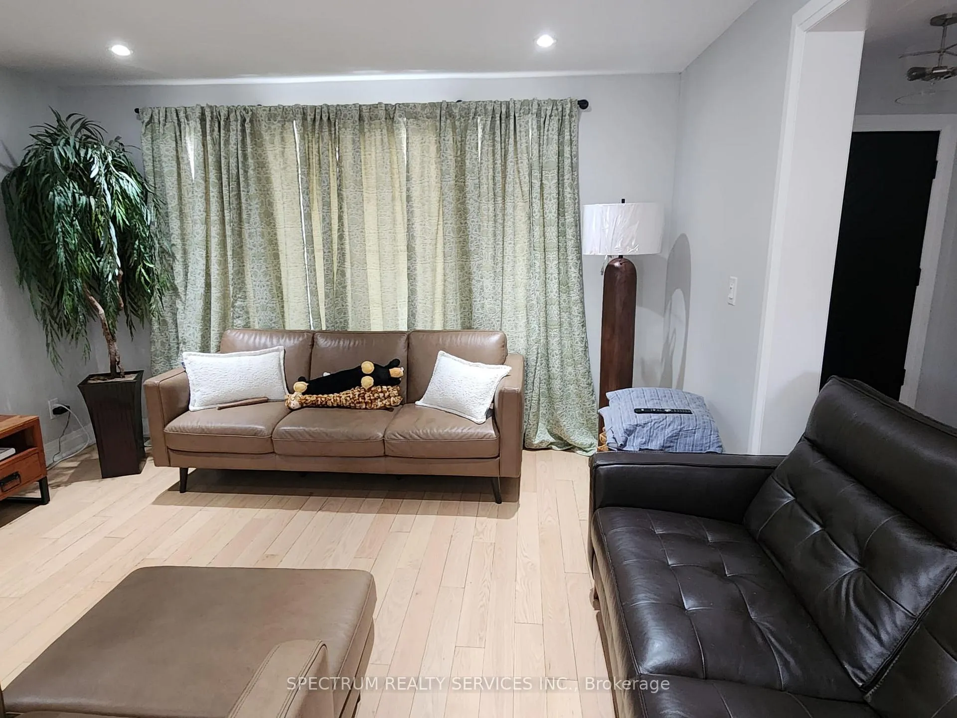 Photo 8 of 8 Munford Crescent, Toronto, O'Connor-Parkview — HOMEH