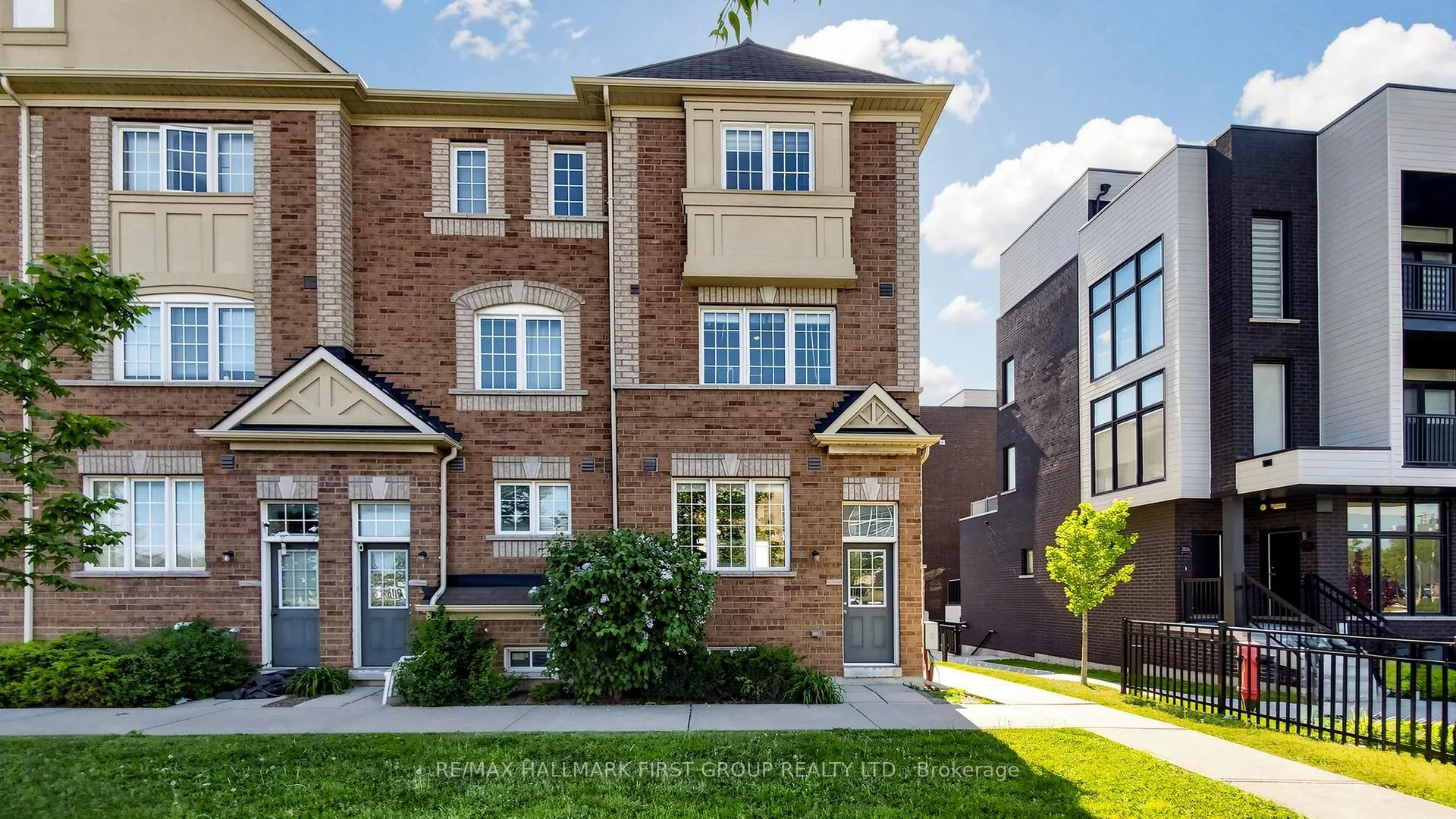 Photo 2 of 1 Cooperage Lane, Ajax, Central — HOMEH