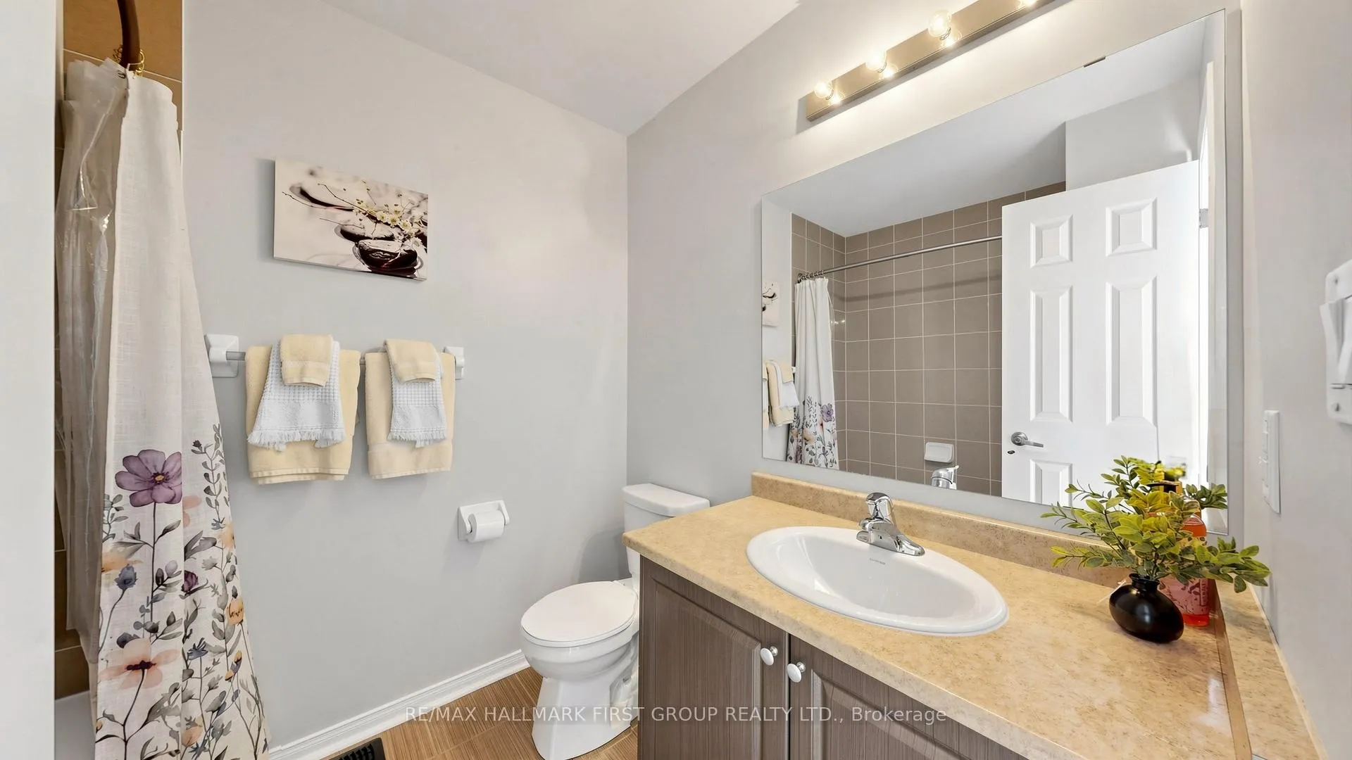 Photo 24 of 1 Cooperage Lane, Ajax, Central — HOMEH