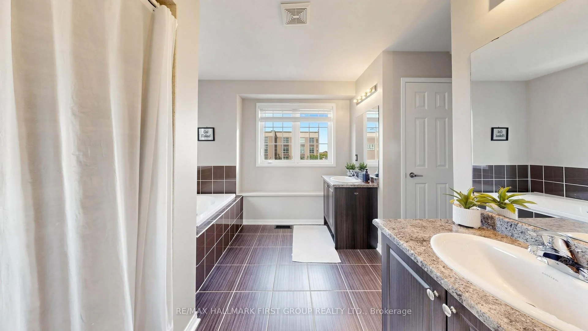 Photo 34 of 1 Cooperage Lane, Ajax, Central — HOMEH