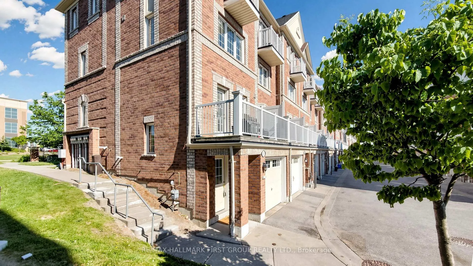 Photo 42 of 1 Cooperage Lane, Ajax, Central — HOMEH