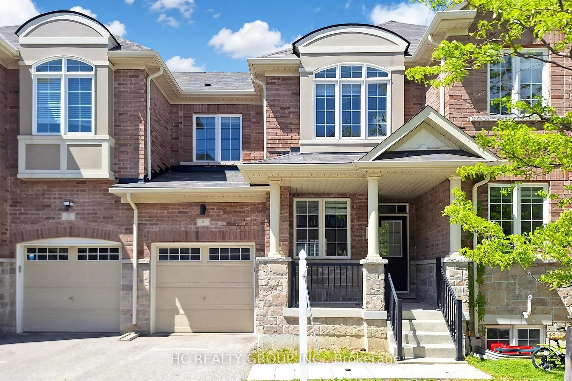 Photo 2 of 4 Sand Hill Mews, Vaughan, Patterson — HOMEH