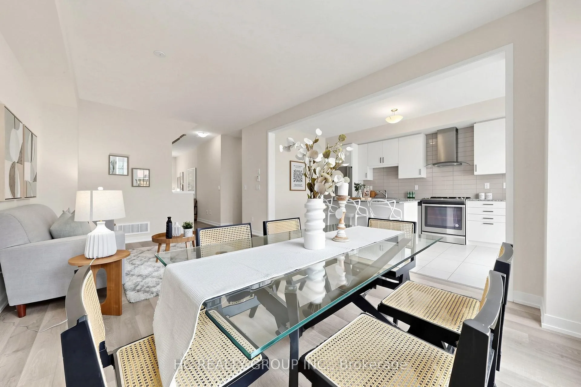 Photo 9 of 4 Sand Hill Mews, Vaughan, Patterson — HOMEH