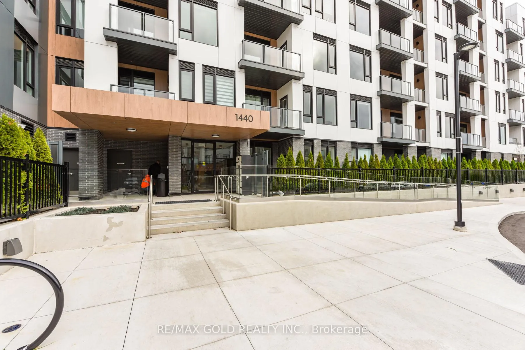 Front of Unit 404, 1440 Clarriage Court