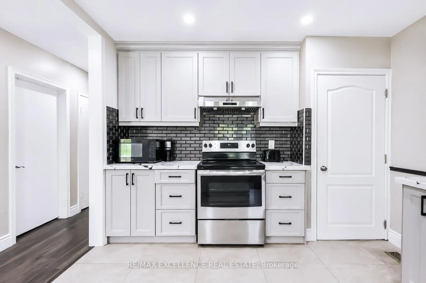 Photo 2 of 35 Siebert Avenue, Kitchener, Vanier - Kitchener — HOMEH
